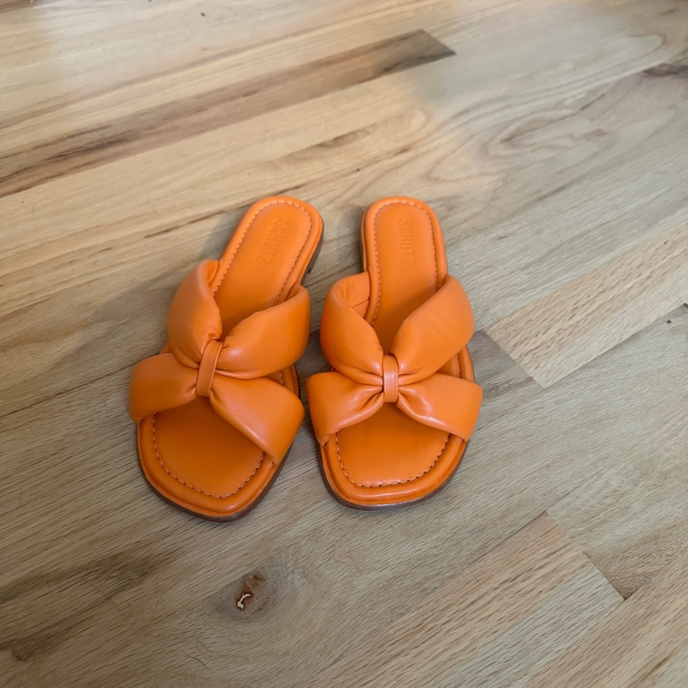 Schutz Puffy Leather Sandals - Fairy